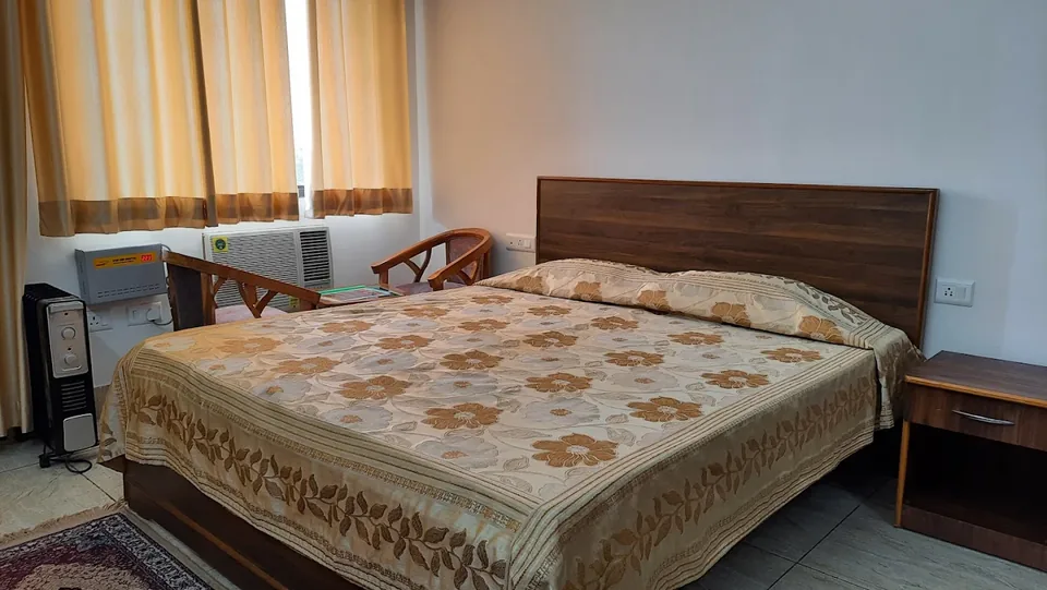 Double bed room image at Niharika Bhawan Katra